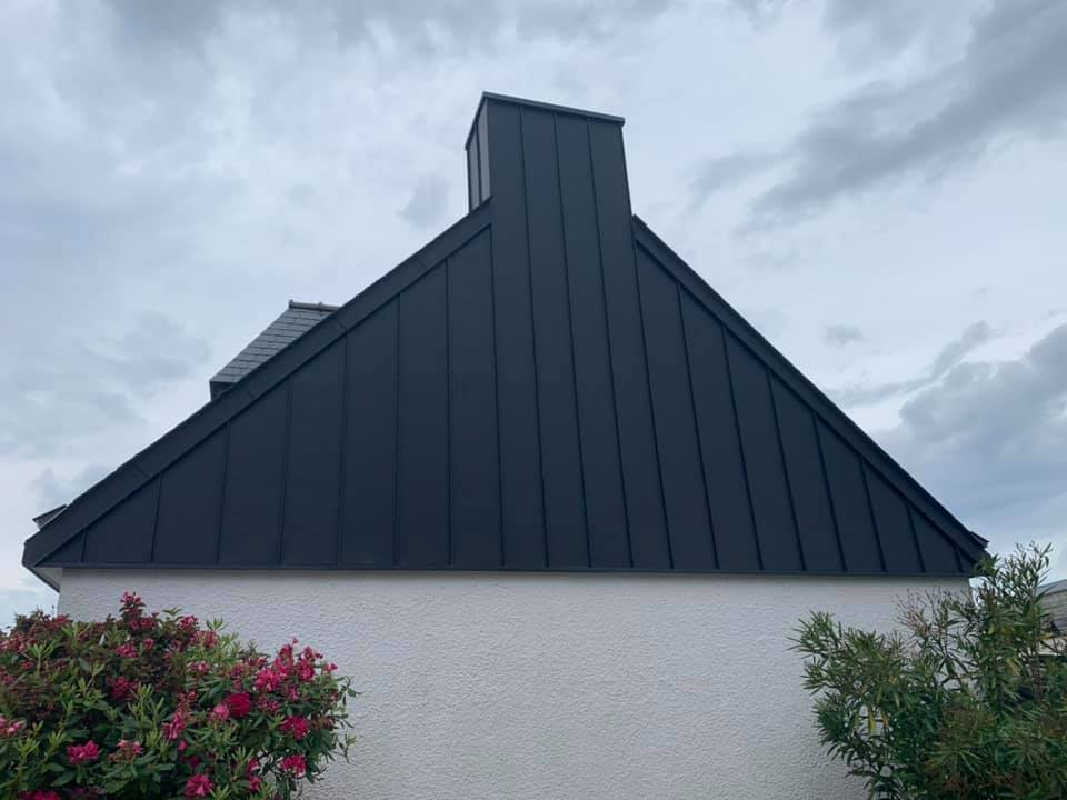 Bardage ALU noir LOCMIQUELIC 2 - Breizh toiture a Landaul - Morbihan 56