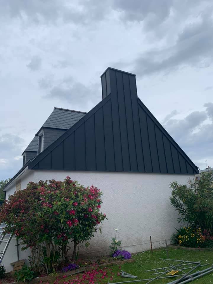 Bardage ALU noir LOCMIQUELIC - Breizh toiture a Landaul - Morbihan 56