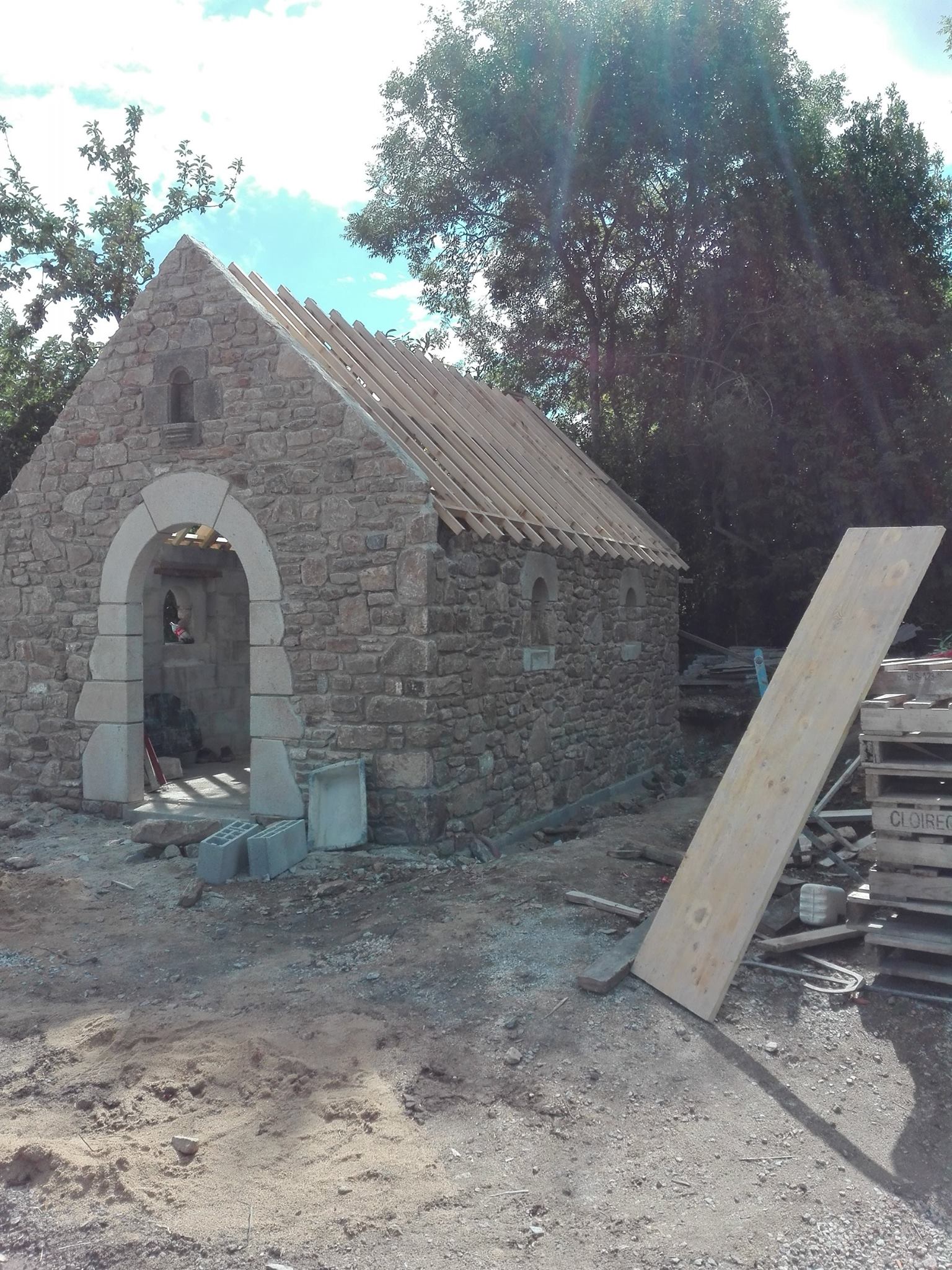 Couverture ARDOISE chapelle privée BADEN pendant - Breizh toiture a Landaul - Morbihan 56