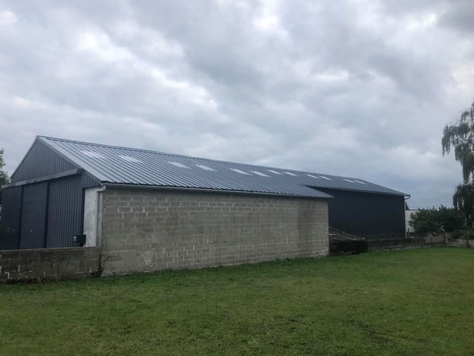 Couverture BAC ACIER sur Hangar KERVIGNAC - Breizh toiture a Landaul - Morbihan 56