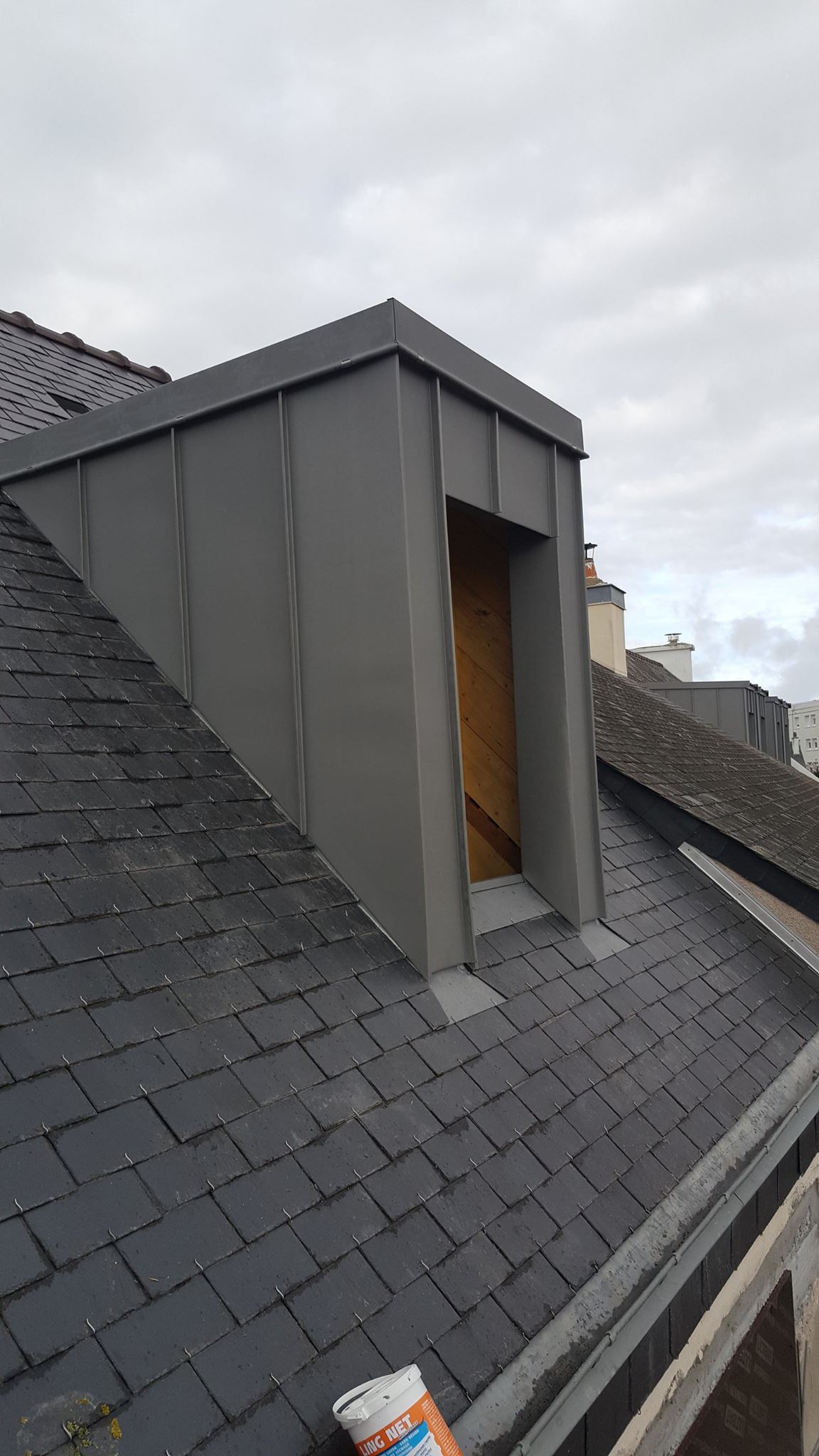 Lucarne ZINC gris - Breizh toiture a Landaul - Morbihan 56