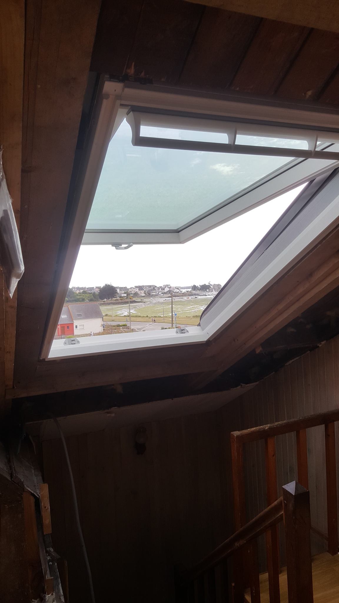 VELUX Création nouvelle dimention (PK) avec volet solaire - vue intérieur - Breizh toiture a Landaul - Morbihan 56